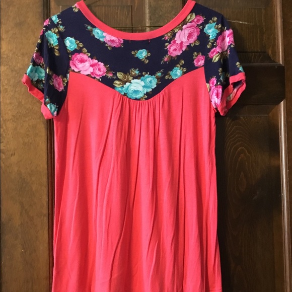 Top - Picture 2 of 4